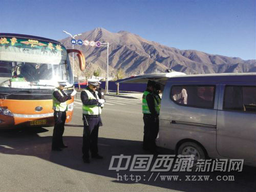 西藏多部门联合开展为期50天的查“黑车” 行动