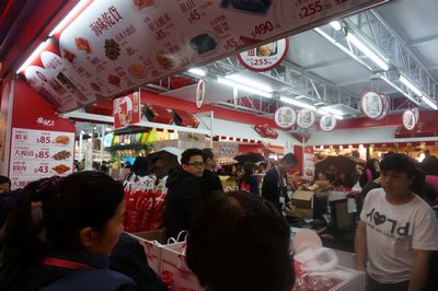 香港冬日美食节开锣 商家推新产品带旺气氛