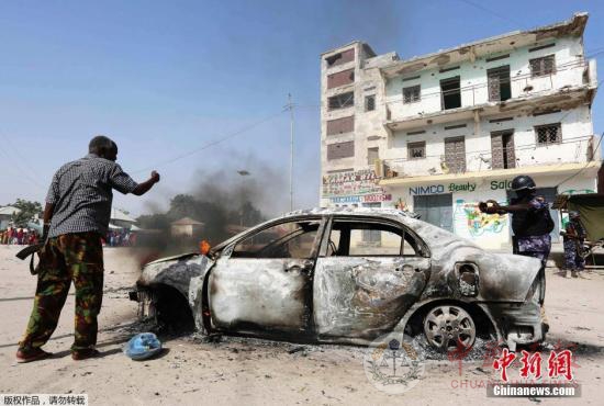 索马里教育部遭汽车炸弹和枪手袭击