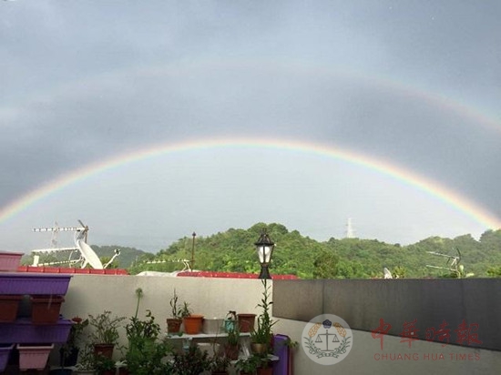 香港大埔现罕见双彩虹 民众拍下网上分享