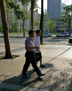 网友直击陈水扁散步 陈致中批：恶劣造假照