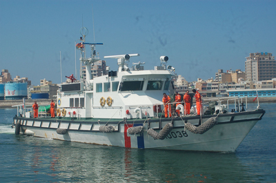 一大陆渔船澎湖外海故障进水 11名船员全部获救