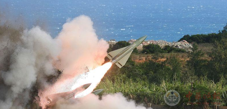 台湾鹰式导弹爆炸 官员:射数十枚只炸两枚已达标