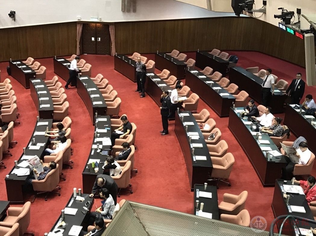 台媒：民进党争议法案埋头硬干 迟早失民心