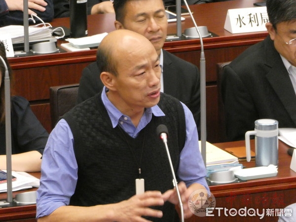 韩国瑜断言：柯文哲一定会选2020年台湾地区领导人