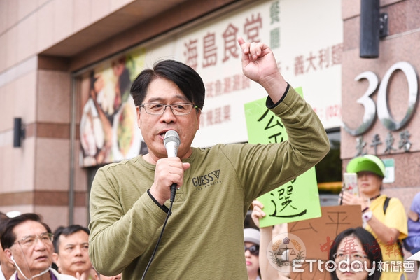 “台湾民意基金会”董事长游盈隆宣布退出民进党